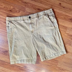 Men’s Brown Max Flex‎ Urban Pipeline 38 Flat Front Khaki Shorts